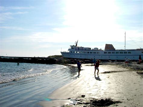 Reasons to Love Salty Brine State Beach, Narragansett, R.I. - The Cheap ...