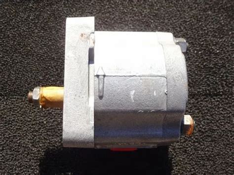 Hydraulic Gear Pumps - Yuken Vane Pump Manufacturer from New Delhi