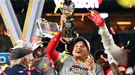 Football vs Soccer 的图像结果