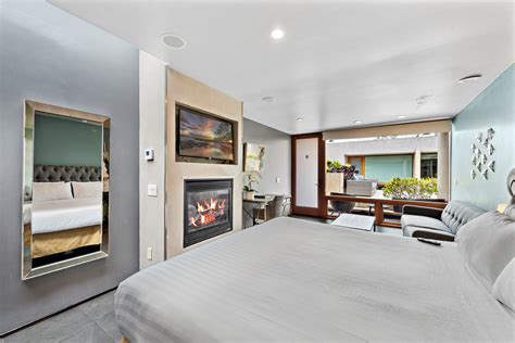 Deluxe King Room - 14 West Hotel in Laguna Beach