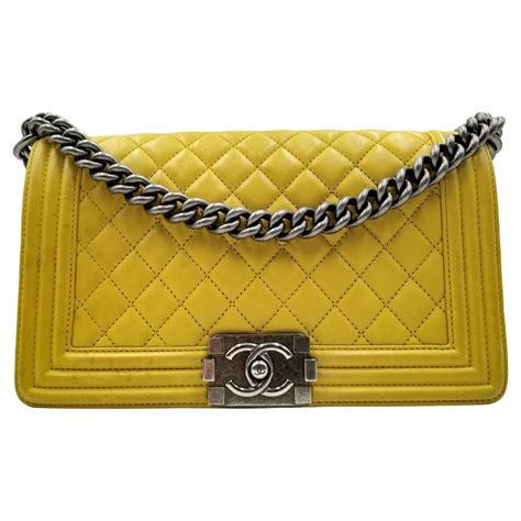 CHANEL Black Quilted Lambskin Vintage Medium Diana Classic Single Flap ...