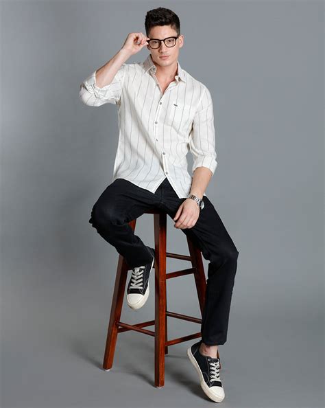IDENTITI Men Slim Fit Regular Collar Striped Shirt In Offwhite