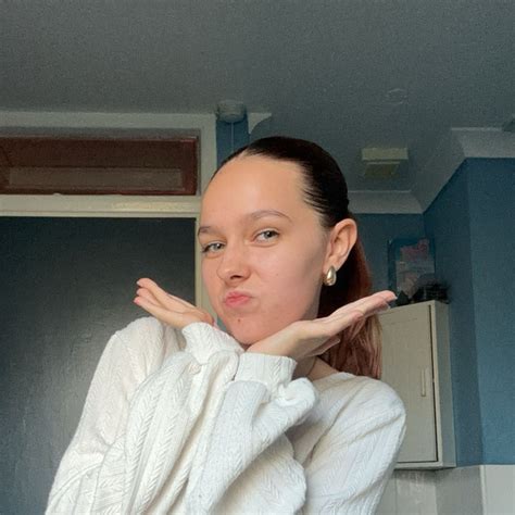 - History teacher - ₹994/h