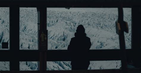 People Standing Viewing 的图像结果