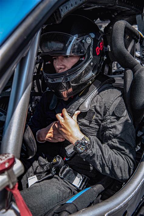 The "Flying Life" of a racer is more TOUGH than a movie - iNEWS