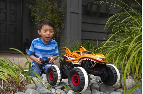 Hot Wheels Tiger Shark Monster Truck - Playpolis