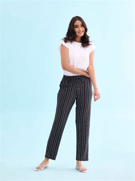 Black Cotton Knit Printed Lounge Pants – Go Colors India