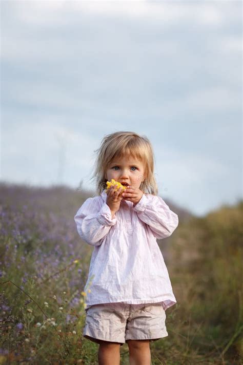 儿童玉米图片-儿童玉米图片素材免费下载-千库网