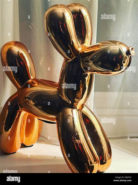 Balloon sculpture hi-res stock photography and images - Alamy