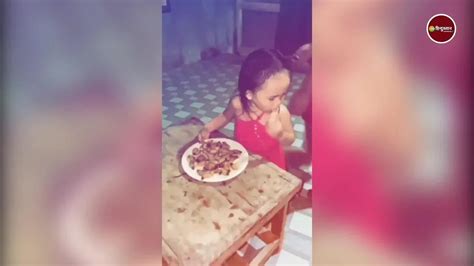 Watch Breaking News family members give little girl to eat insect and ...