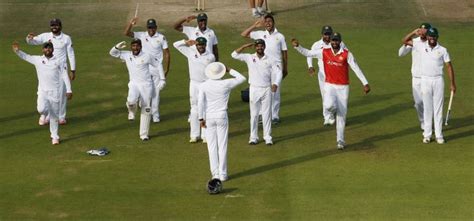 Pakistan Cricket Team Brings On The Swag At Lords With PushUps After An ...