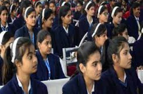 Maharashtra School Reopening: Offline Classes Begins for Primary Class ...