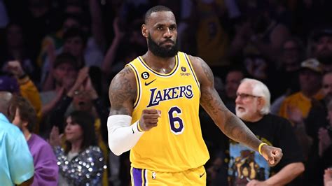 Lebron James Calore Sfondo Mvp Top Song, Show, Movie When LeBron James