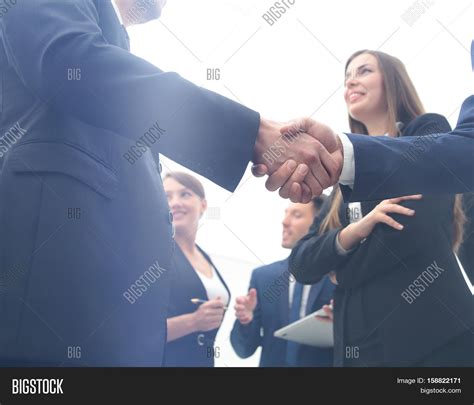 Business Scene Handshake 的图像结果