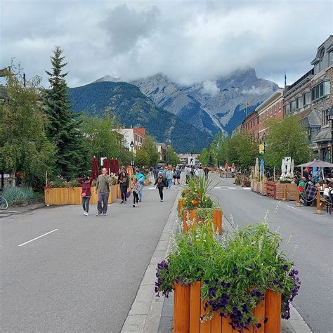 MOOSE HOTEL AND SUITES (Banff) - Hotel Reviews, Photos, Rate Comparison ...