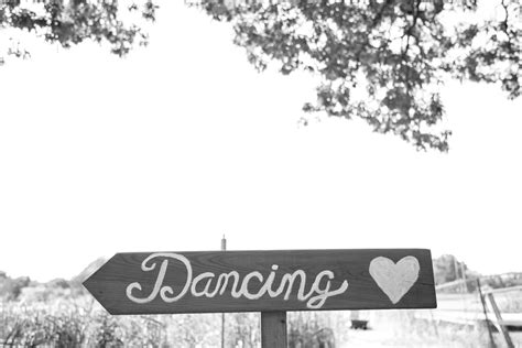 Dancing Sign 的图像结果