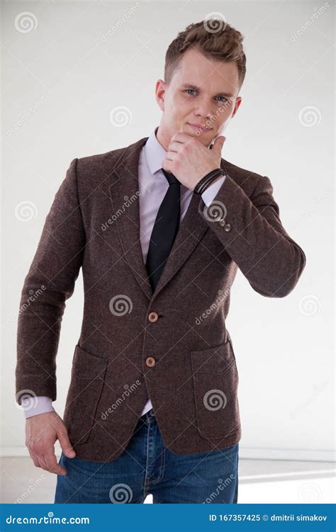 Strong Man Business Suit 的图像结果