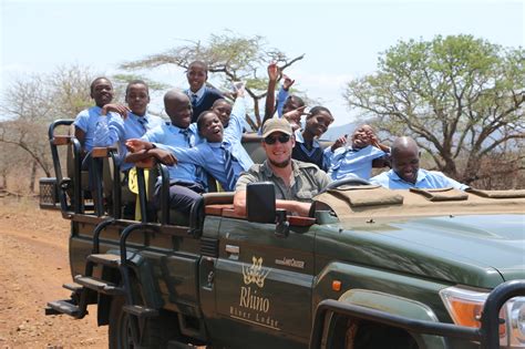 Visiting Local Communities 的图像结果