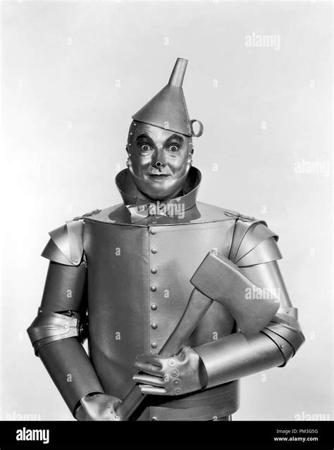 Tin man the wizard of oz mgm hi-res stock photography and images - Alamy
