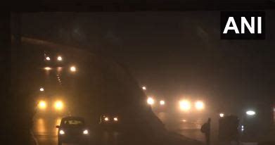 Thin layer of smog engulfs Delhi; AQI remains in 'poor' category