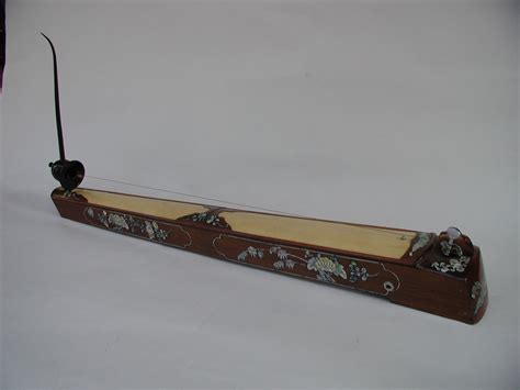 Monochord: Traditional Vietnamese String Instrument