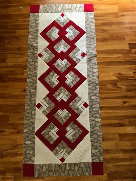 Rezultat imagine pentru Patchwork Table Runner Ideas