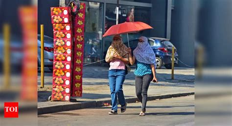 In only 6 days, heatstroke cases in Maharashtra up to 70 from 44 | Pune ...