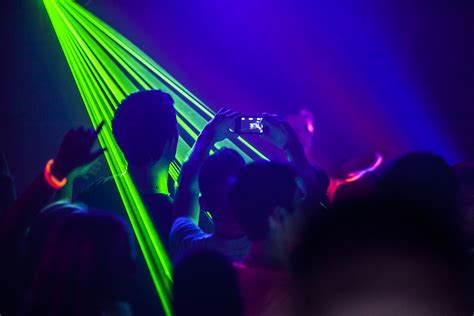 🔥 [40+] Concert Crowd Wallpapers | WallpaperSafari