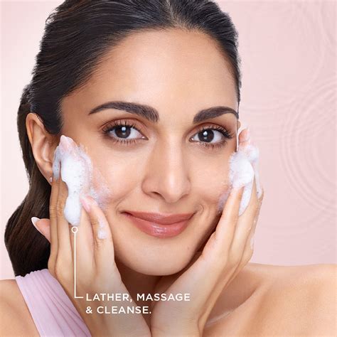 Buy Ponds Bright Beauty Facewash with Niacinamide, For Glass Skin-like ...