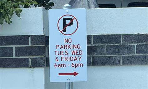Aussies spot glaring problem with parking sign installed on street
