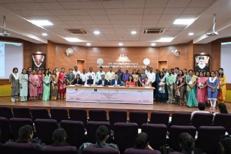 Dr Moonje Institute Of Management & Computer Studies