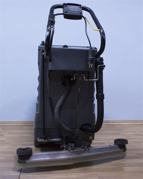 Аренда поломоечной машины Karcher BD530 в Санкт-Петербурге