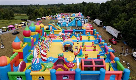 Big Bounce America brings inflatable theme park to Albany