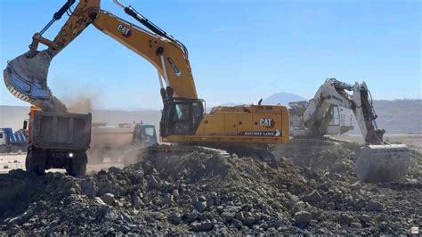 Machines Working Compilation 的图像结果