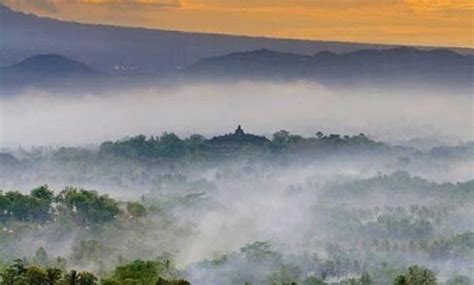 gunung telomoyo meletus