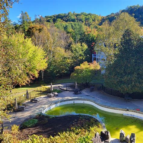 CHATEAU BEAUVALLON (Mont Tremblant, Quebec) - Hotel Reviews, Photos ...