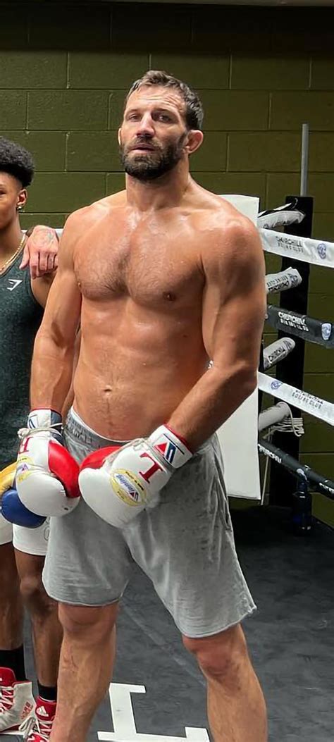 205 lbs 6'3 UFC fighter Luke Rockhold? How can this guy be so big and stay shredded? : r ...