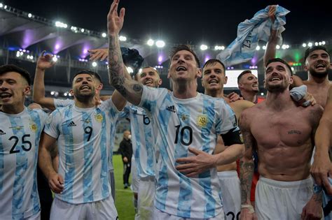 梅西率领阿根廷夺美洲杯冠军，高清大图来了_天下_新闻中心_长江网_cjn.cn