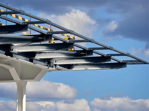 Cantilever Beam: A Comprehensive Overview - EngineerExcel