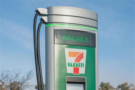 7-Eleven将在2022年底前的250个美国门店安装500个电动车充电站-手机新浪汽车