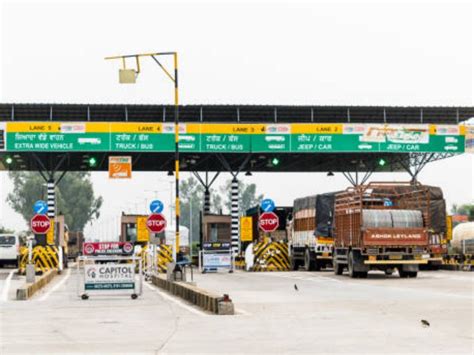 THESE NHAI Rules Guarantee FREE Passage To Cars At Toll Plazas; Know ...