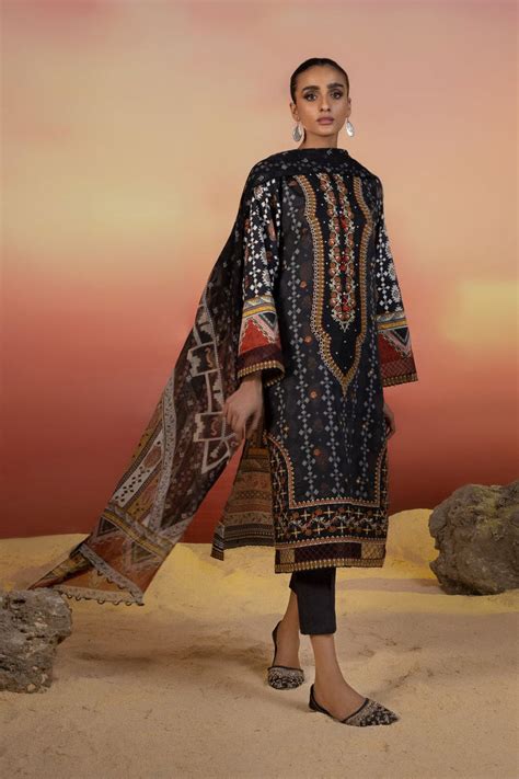 Sapphire Tayet Lawn 03PESIG22V16 – YourLibaas