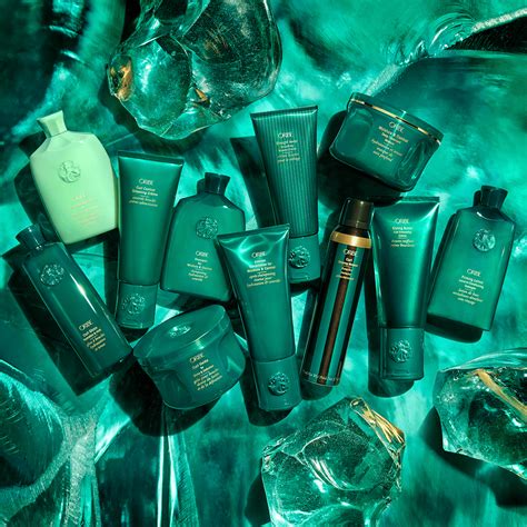 Oribe • Curl Control Silkening Crème für glänzende Locken