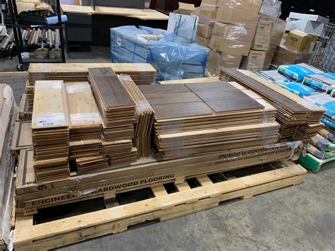 PALLET OF FLOOR SCORE WALNUT ENGINEERED REAL WOOD FLOORING *MUST TAKE ...