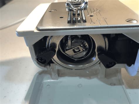 How to Set Up Sewing Machine 的图像结果