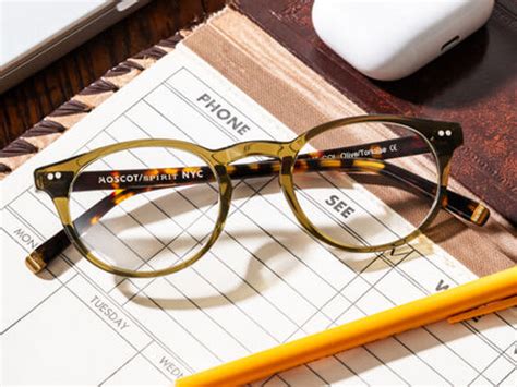 Glasses for Oval Face Shape | MOSCOT