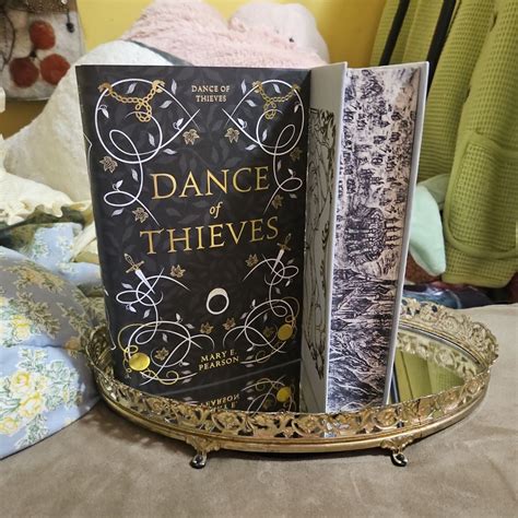 Dance of Thieves by Mary E Pearson, Hardcover | Pangobooks