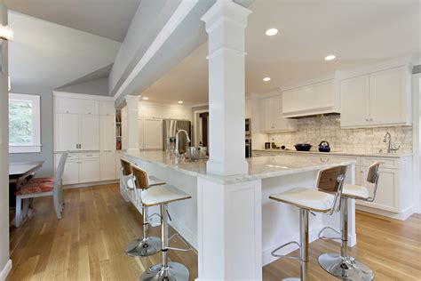 L-shaped Island | Kitchen columns, Kitchen remodel layout, Open plan ...