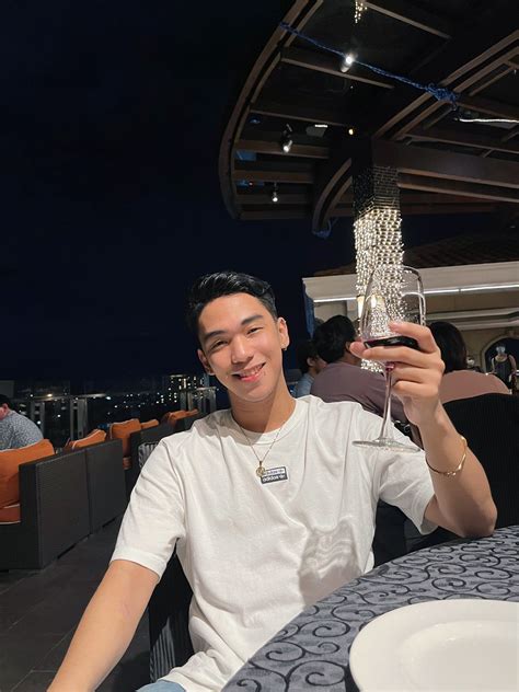 Aaron Piercer 👾 on Twitter: "20/20 vision even when I’m smilin’ https://t.co/3VWugIriZI" / Twitter