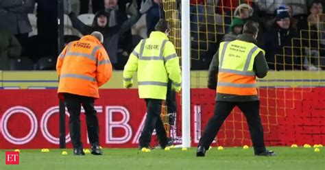 football latest news: Sheffield Wednesday FC: Furious fans boo, and ...